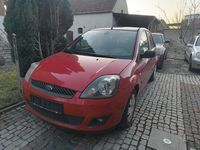 Gebraucht Ford Fiesta 90 PS (66 kW) 2007 Rot Kleinwagen