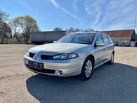 Gebraucht Renault Laguna II Privilege 135 PS (99 kW) 2005 Platingrau Kombi