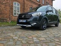 Gebraucht Dacia Lodgy Celebration 109 PS (80 kW) 2017 Blau Van / Kleinbus