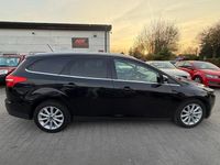 Gebraucht Ford Focus Titanium 120 PS (88 kW) 2017 Schwarz Kombi