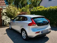 Gebraucht Volvo V40 120 PS (88 kW) 2016 Silber Limousine