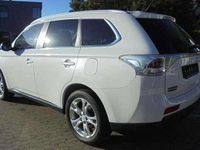 Begagnad Mitsubishi Outlander Plus 150 HK (110 kW) 2014 Vit SUV