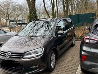 Gebraucht VW Sharan Comfortline 150 PS (110 kW) 2019 Braun Van / Kleinbus