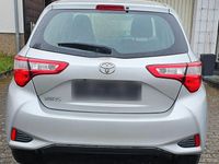 Gebraucht Toyota Yaris 111 PS (81 kW) 2018 Silber Kleinwagen