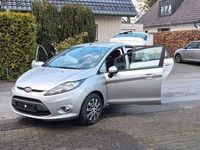 Gebraucht Ford Fiesta Titanium 82 PS (60 kW) 2012 Silber Kleinwagen