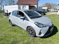 Gebraucht Toyota Yaris Hybrid Team 73 PS (53 kW) 2017 Grau Limousine