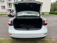 Gebraucht Renault Fluence Dynamique 140 PS (102 kW) 2011 Weiß Limousine