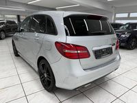 Gebraucht Mercedes B200 AMG line 156 PS (114 kW) 2017 Silber Kleinwagen