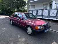 Używany Mercedes 190 122 KM (89 kW) 1990 Czerwony Sedan/Limuzyna