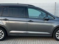 Gebraucht VW Touran 110 PS (80 kW) 2016 Grau Van / Kleinbus