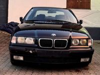 gebraucht BMW 316 316 E36 i Limousine Cosmosschwarz