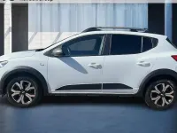 Używany Renault Megane E-Tech Komfort 161 kW (220 KM) 2023 Czarny Sedan/Limuzyna