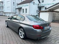 Gebraucht BMW 530 258 PS (189 kW) 2011 Grau Limousine