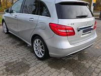 Gebraucht Mercedes B180 109 PS (80 kW) 2012 Silber Van / Kleinbus