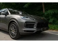 Gebraucht Porsche Cayenne E-Hybrid 462 PS (339 kW) 2021 Grau SUV
