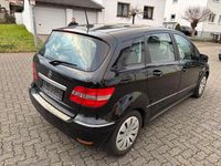 Gebraucht Mercedes B200 136 PS (100 kW) 2010 Schwarz Van / Kleinbus