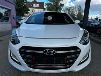 Gebraucht Hyundai i30 Passion Plus 135 PS (99 kW) 2017 Weiß Limousine