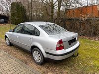 Gebraucht VW Passat 130 PS (95 kW) 2002 Silber Limousine