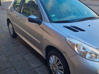 Gebraucht Peugeot 206+ 75 PS (55 kW) 2010 Silber Kleinwagen