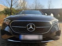 Gebraucht Mercedes E300 313 PS (230 kW) 2024 Grau Kombi