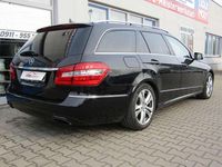 Gebraucht Mercedes E200 136 PS (100 kW) 2011 Obsidianschwarz  metalliclack Kombi