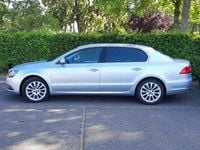 Gebraucht Skoda Superb 140 PS (102 kW) 2015 Silber Limousine