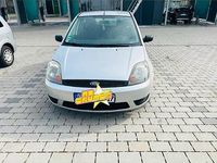Gebraucht Ford Fiesta 70 PS (51 kW) 2005 Silber Kleinwagen