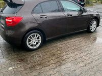 Gebraucht Mercedes A160 116 PS (85 kW) 2015 Braun Kleinwagen
