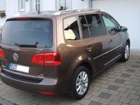 Gebraucht VW Touran Highline 105 PS (77 kW) 2013 Braun metallic Van / Kleinbus