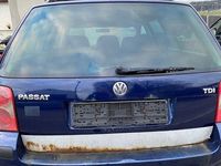 Second-hand VW Passat Basis 131 CP (96 kW) 2004 Albastru Berlinǎ