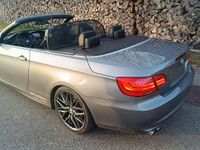 Gebraucht BMW 330 Cabriolet Exclusive 245 PS (180 kW) 2011 Silber Cabrio