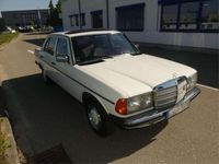 Gebraucht Mercedes 230 136 PS (100 kW) 1982 Weiß Limousine