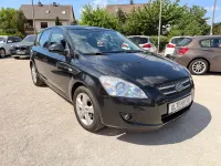 Usado Kia Ceed EX 122 CV (89 kW) 2008 Negro Utilitario