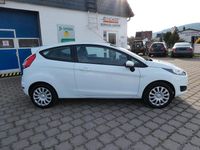 Gebraucht Ford Fiesta Trend 60 PS (44 kW) 2014 Weiß Kleinwagen