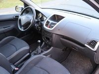 Gebraucht Peugeot 206 73 PS (53 kW) 2011 Silber Limousine