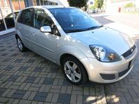 Gebraucht Ford Fiesta Style 68 PS (50 kW) 2008 Silber Kleinwagen