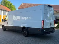 Second-hand Iveco Daily 116 CP (85 kW) 2019 Alb Monovolum