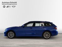 Gebraucht BMW 330e M Sport 292 PS (214 kW) 2022 M portimao blau Kombi