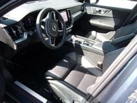 Gebraucht Volvo V60 Plus 197 PS (144 kW) 2024 Blau Kombi