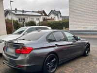 Second-hand BMW 320 184 CP (135 kW) 2012 Gri Berlinǎ