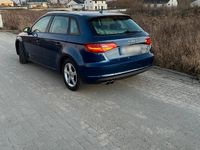 Gebraucht Audi A3 Sportback 140 PS (102 kW) 2014 Blau Kleinwagen