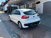 Gebraucht Kia Rio 109 PS (80 kW) 2016 Weiß Kleinwagen