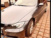 Gebraucht BMW 320 150 PS (110 kW) 2007 Grau Limousine