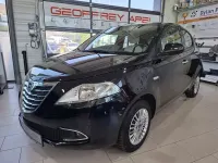 Gebraucht Lancia Ypsilon 69 PS (50 kW) 2015 Schwarz Kleinwagen