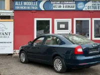Gebraucht Skoda Octavia Elegance 105 PS (77 kW) 2012 Blau Limousine