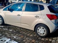 Gebraucht Kia Venga 128 PS (94 kW) 2010 Silber Kleinwagen
