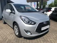 Gebraucht Hyundai ix20 90 PS (66 kW) 2017 Silber Kleinwagen