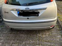 Second-hand Ford Focus 101 CP (74 kW) 2001 Argintiu Berlinǎ