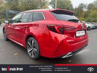 Neu Toyota Corolla 196 PS (144 kW) 2025 Rot Kombi