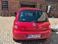 Używany Renault Clio II Authentique 58 KM (42 kW) 2010 Czerwony Sedan/Limuzyna
